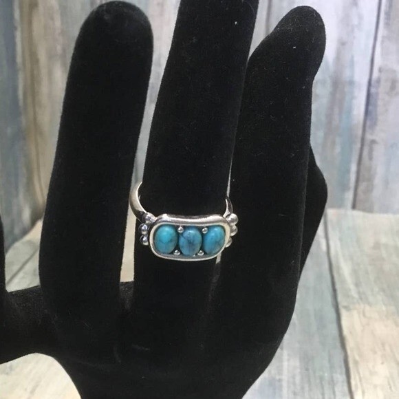Vintage Avon Turquoise Ring - Picture 1 of 4